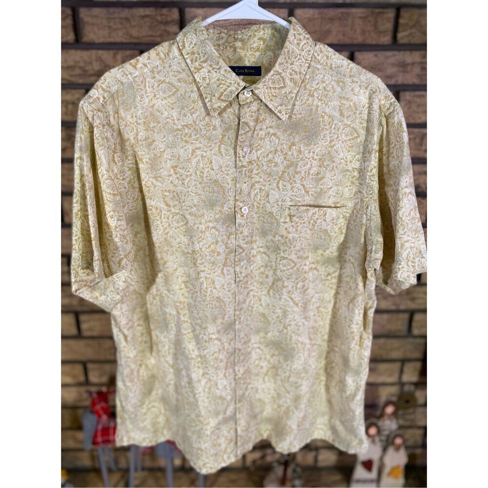 Club‎ Room Button Up Top